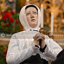 Vestizione della Madonna a lutto nell'Oratorio del Santo Cristo - Arciconfraternita del Santissimo Crocifisso Cagliari - Immagine di Giovanna Usala e Sandrina Pireddu