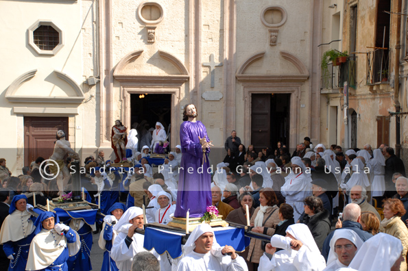 Processione dei Santi Misteri - Arciconfraternita del Santissimo Crocifisso Cagliari - Immagine di Giovanna Usala e Sandrina Pireddu