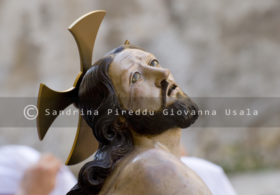 Cristo alla colonna - Statua lignea di Giuseppe Antonio Lonis della serie dei Misteri dell'Arciconfraternita del Santissimo Crocifisso di Cagliari - Immagine di Sandrina Pireddu e Giovanna Usala